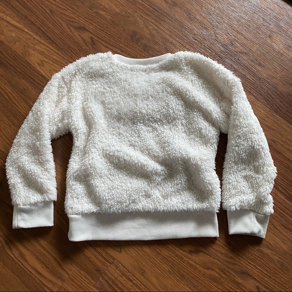 Size 4 long sleeve fuzzy crewneck by Warm & Cozy lifestyle by Poof Girl - Picture 3 of 6